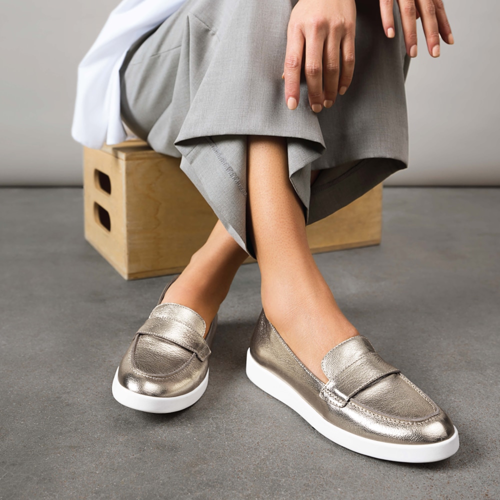 Naturalizer Karis Loafer - Soft Gold Leather