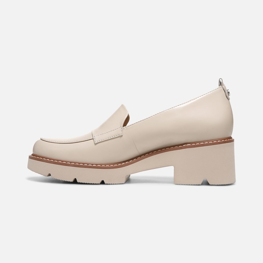 Naturalizer Darry Lug Sole Loafer - Porcelain Skin Leather