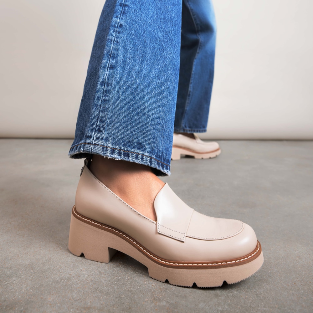 Naturalizer Darry Lug Sole Loafer - Porcelain Skin Leather