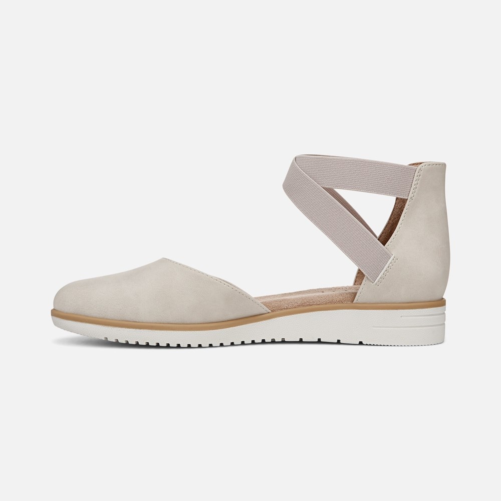 Naturalizer SOUL Intro Flat - Porcelain Faux Leather