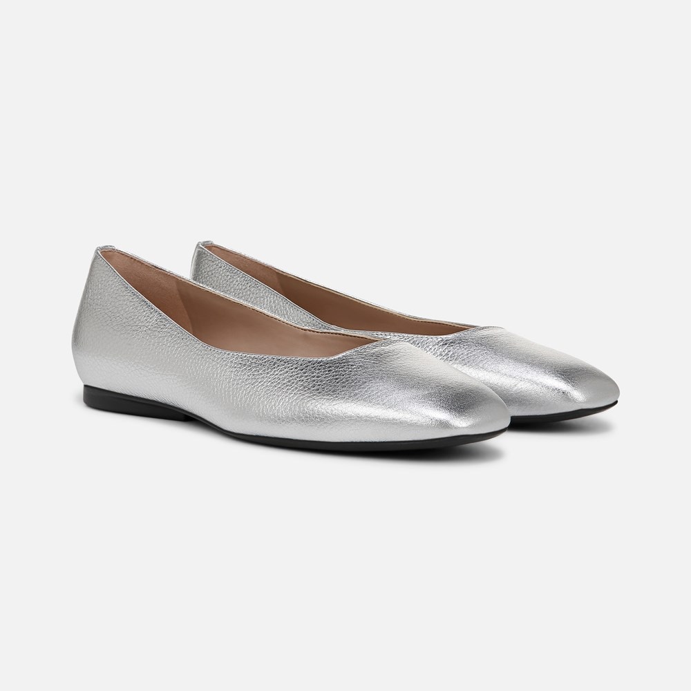 Naturalizer Chelsea Ballet Flat - Silver Leather