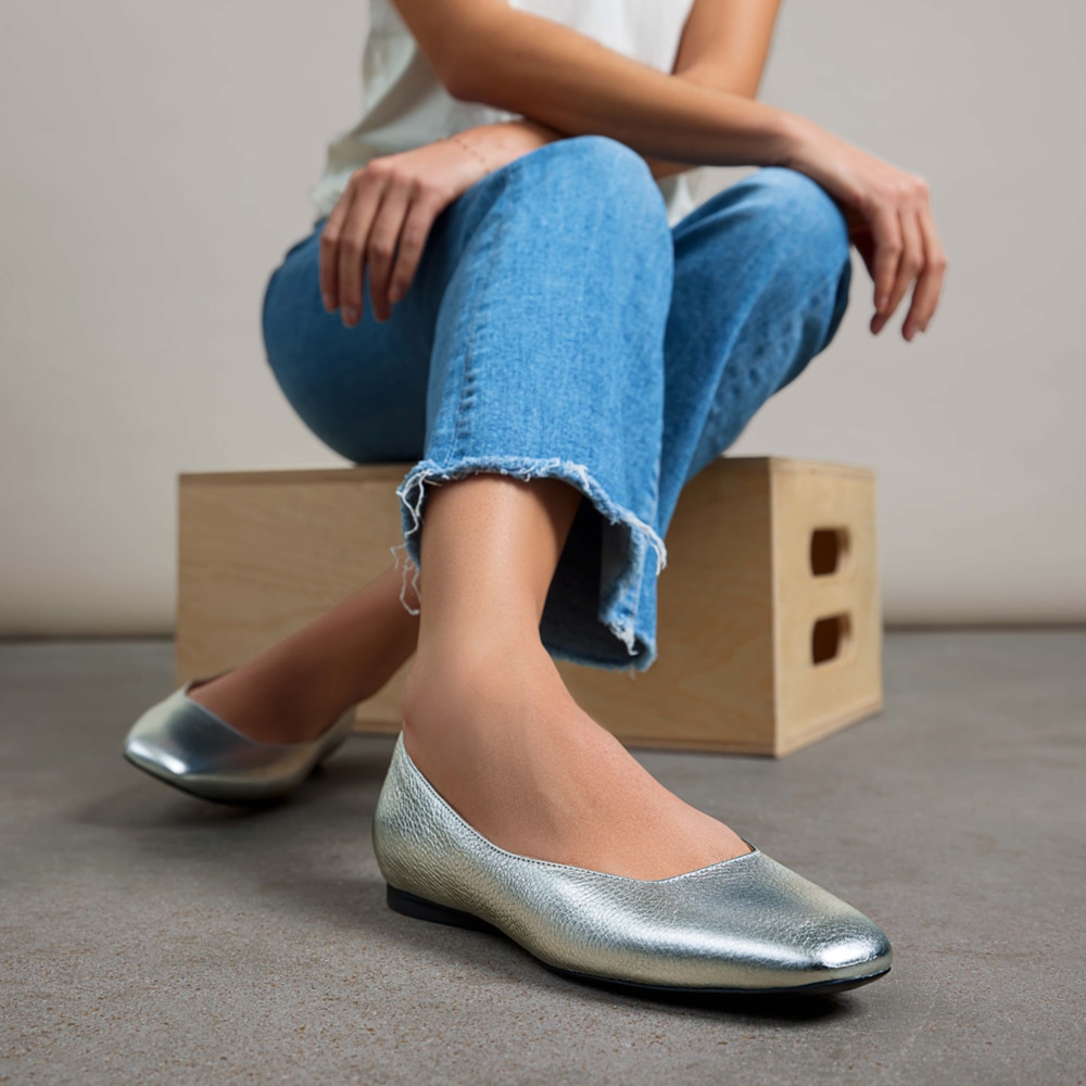 Naturalizer Chelsea Ballet Flat - Silver Leather