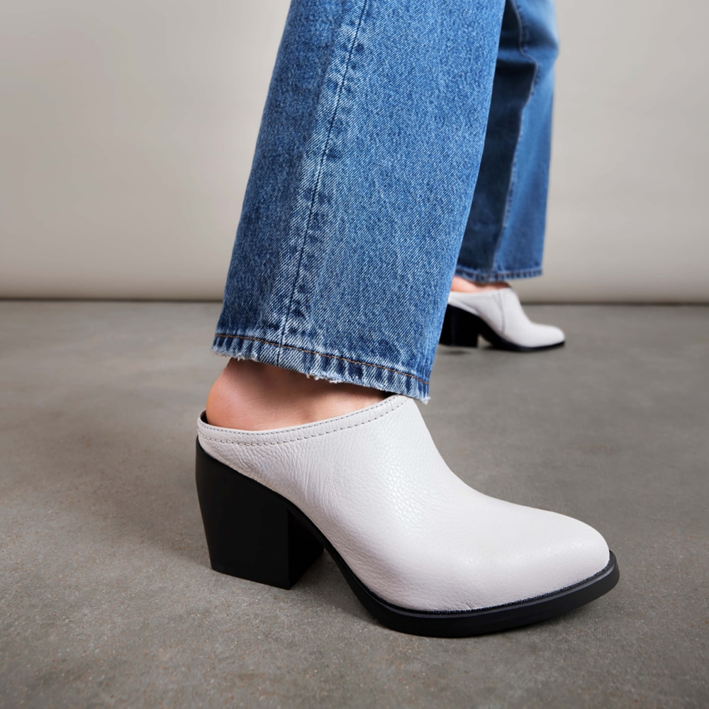 Naturalizer Fairmont Block Heel Mule - Warm White Leather