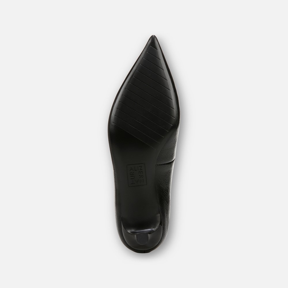 Naturalizer Natalia Kitten Heel - Black Leather